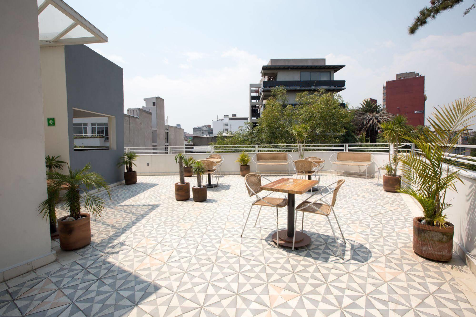 Casa Nuevo Leon Hotel เม็กซิโกซิตี้ ภายนอก รูปภาพ