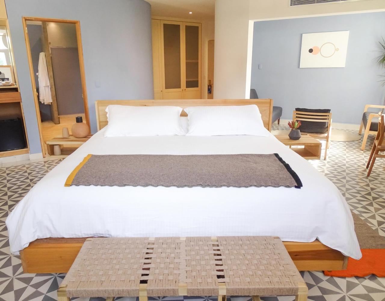 Casa Nuevo Leon Hotel เม็กซิโกซิตี้ ภายนอก รูปภาพ